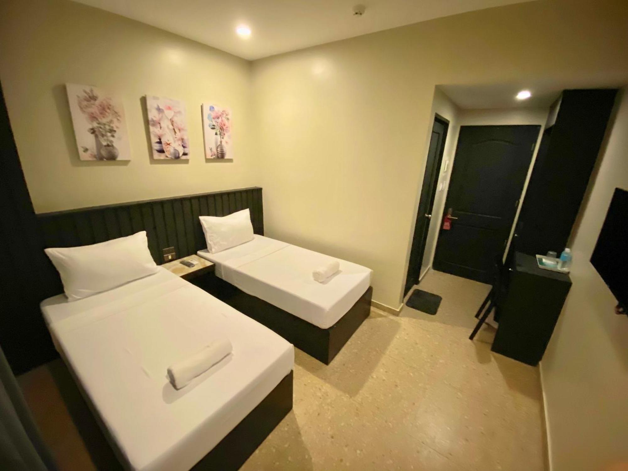 Rudolfo Suites Roxas City Exterior photo