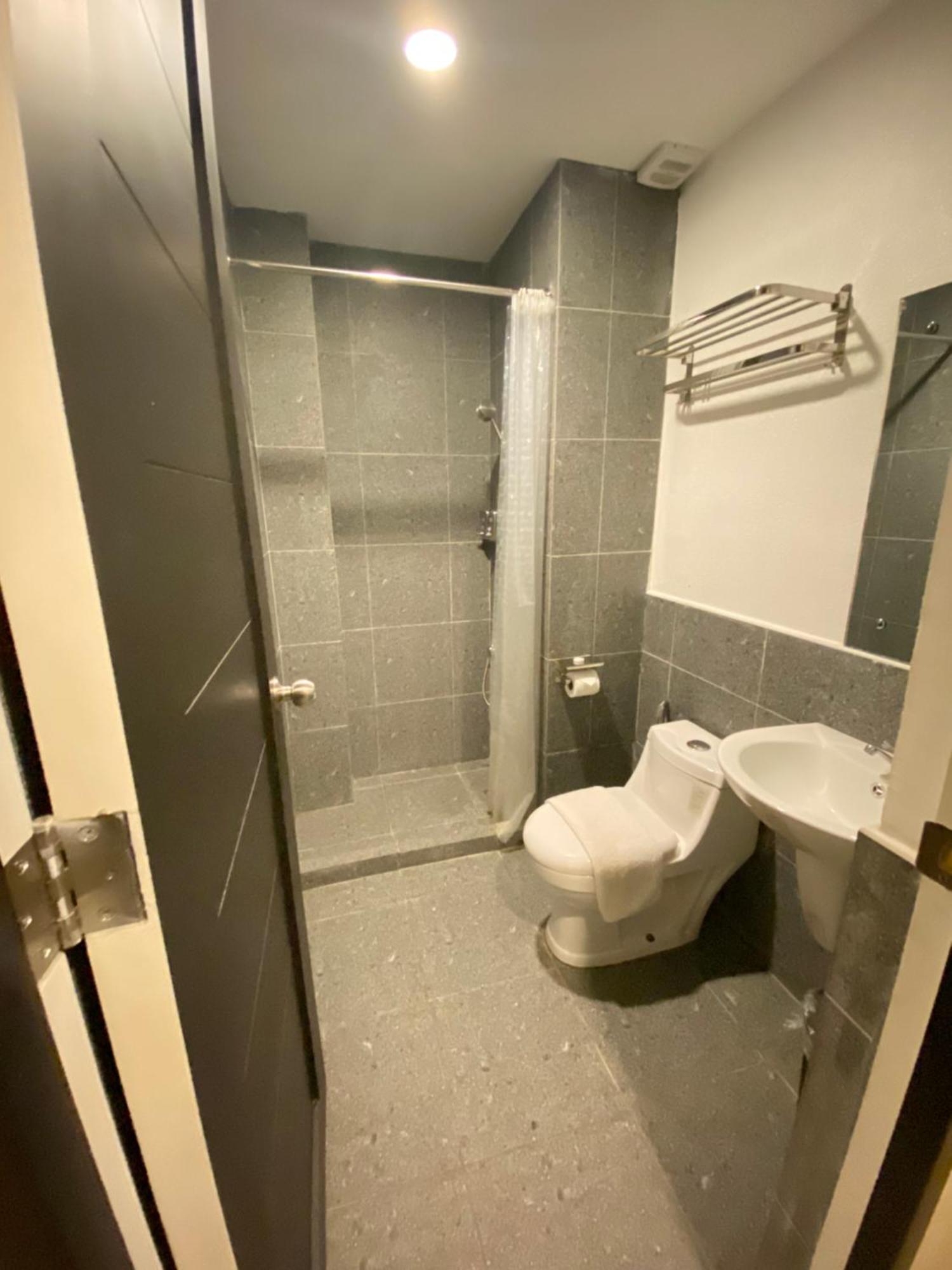 Rudolfo Suites Roxas City Exterior photo